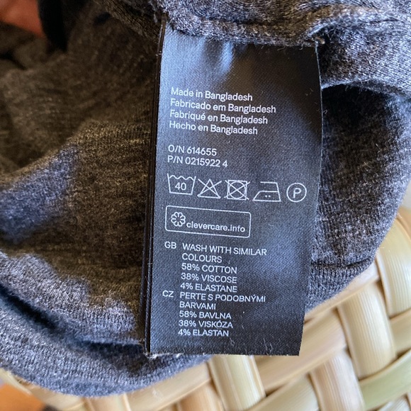 WOMENS BASIC H&M GRAY SKIRT SIZE XS🩶 - Picture 4 of 4